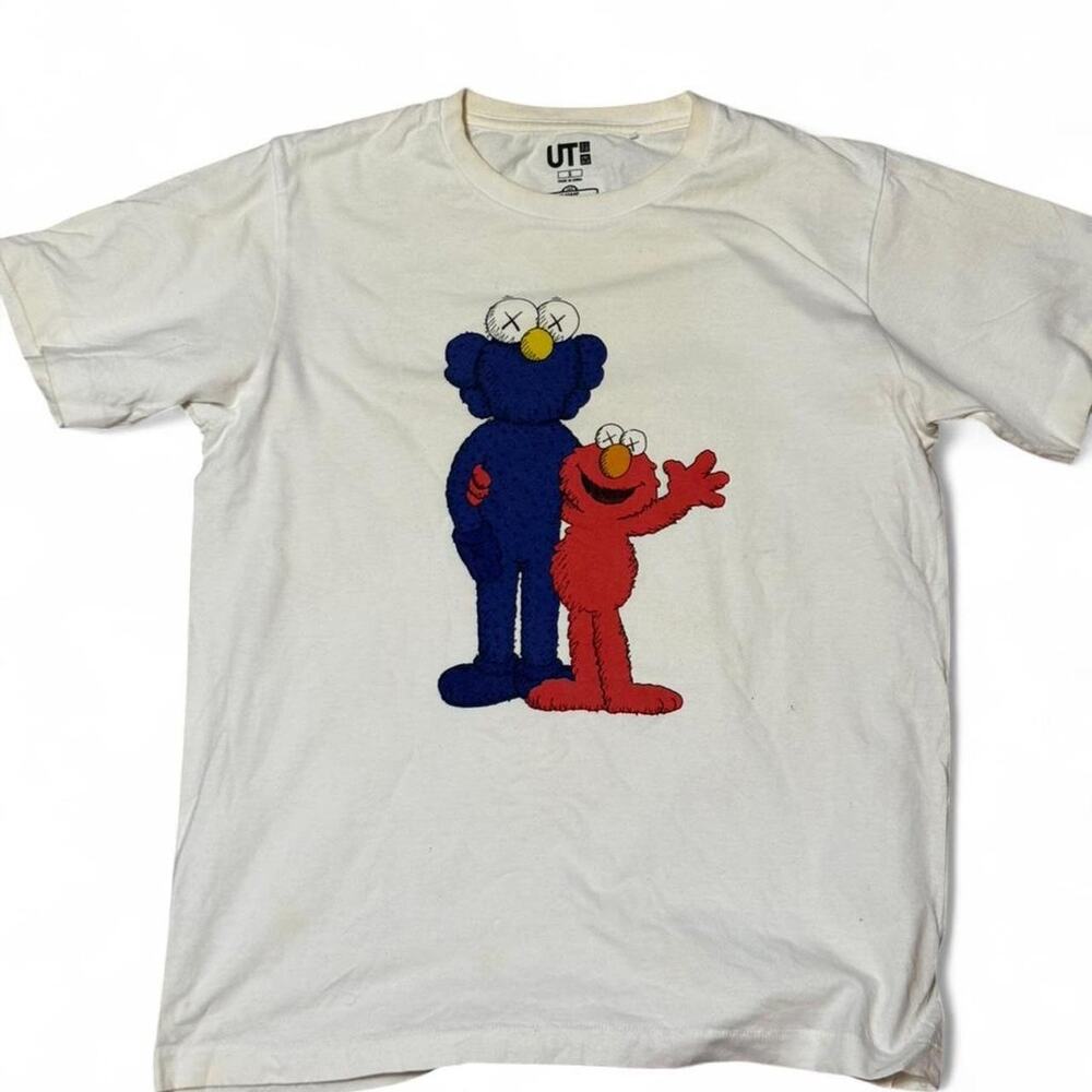 Kaws x uniqlo sesame street